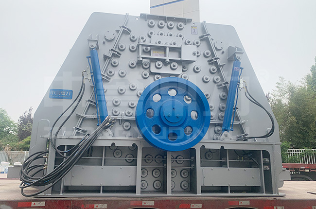 雙腔硬巖破碎機